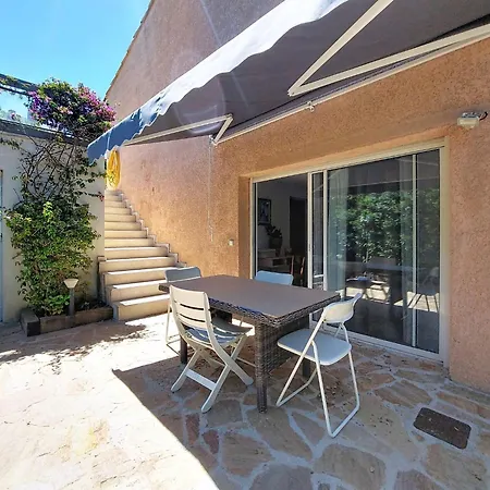 Bas De Anemones By Interhome *